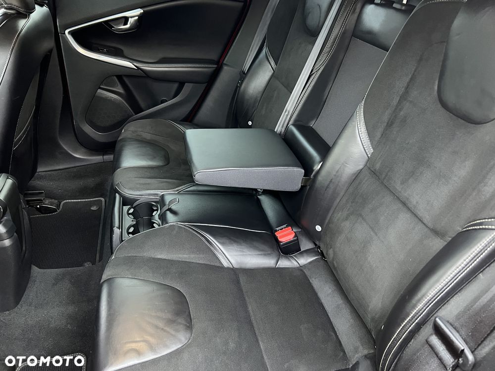Volvo V40 D2 Drive-E R-Design Momentum - 14