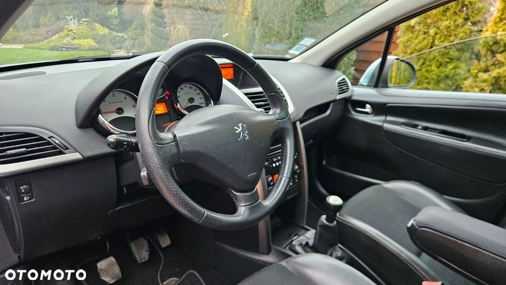Peugeot 207 - 11