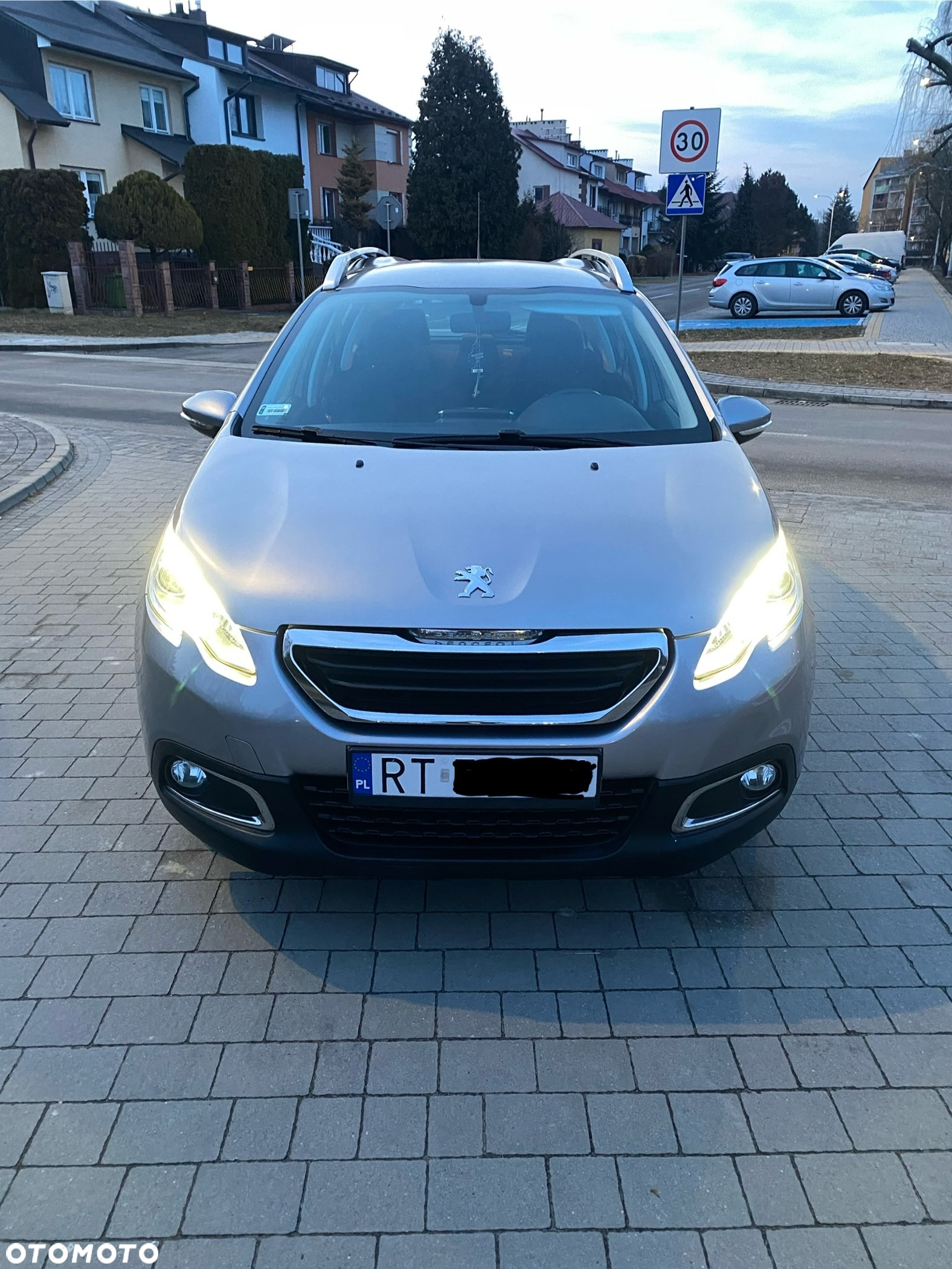 Peugeot 2008 1.2 Pure Tech Active - 4