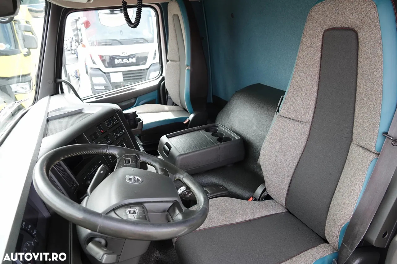 Volvo FMX 380 / 6x4 / CAMION BASCULANTE / 2019/ AXIE ELEVABILĂ / CAPACITATE DE ÎNCĂRCARE: 15.500 KG / GREUTATE: 10.500 KG / BASCULANĂ SPATE / EURO 6 / - 30