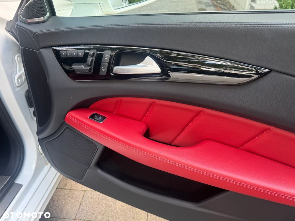 Mercedes-Benz CLS 350 CDI 4-Matic BlueEff - 14