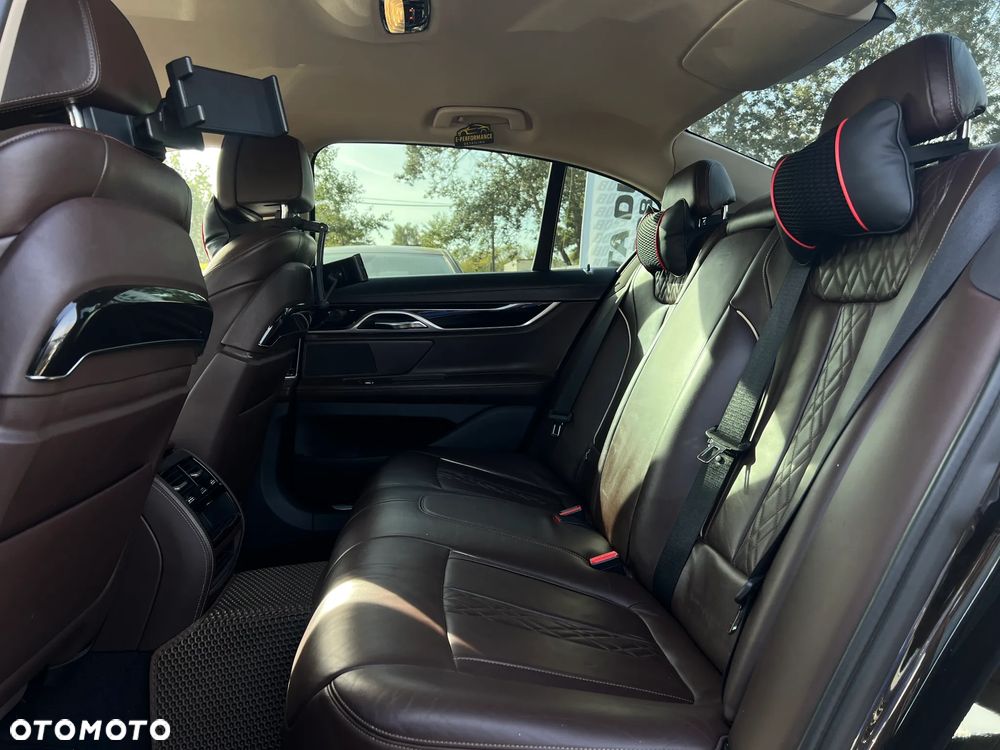 BMW Seria 7 730d xDrive - 24