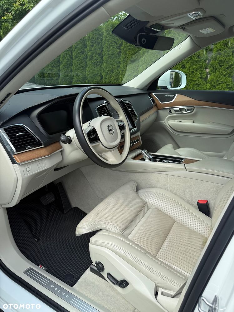 Volvo XC 90 - 7