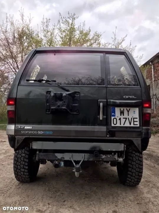Isuzu Trooper - 2
