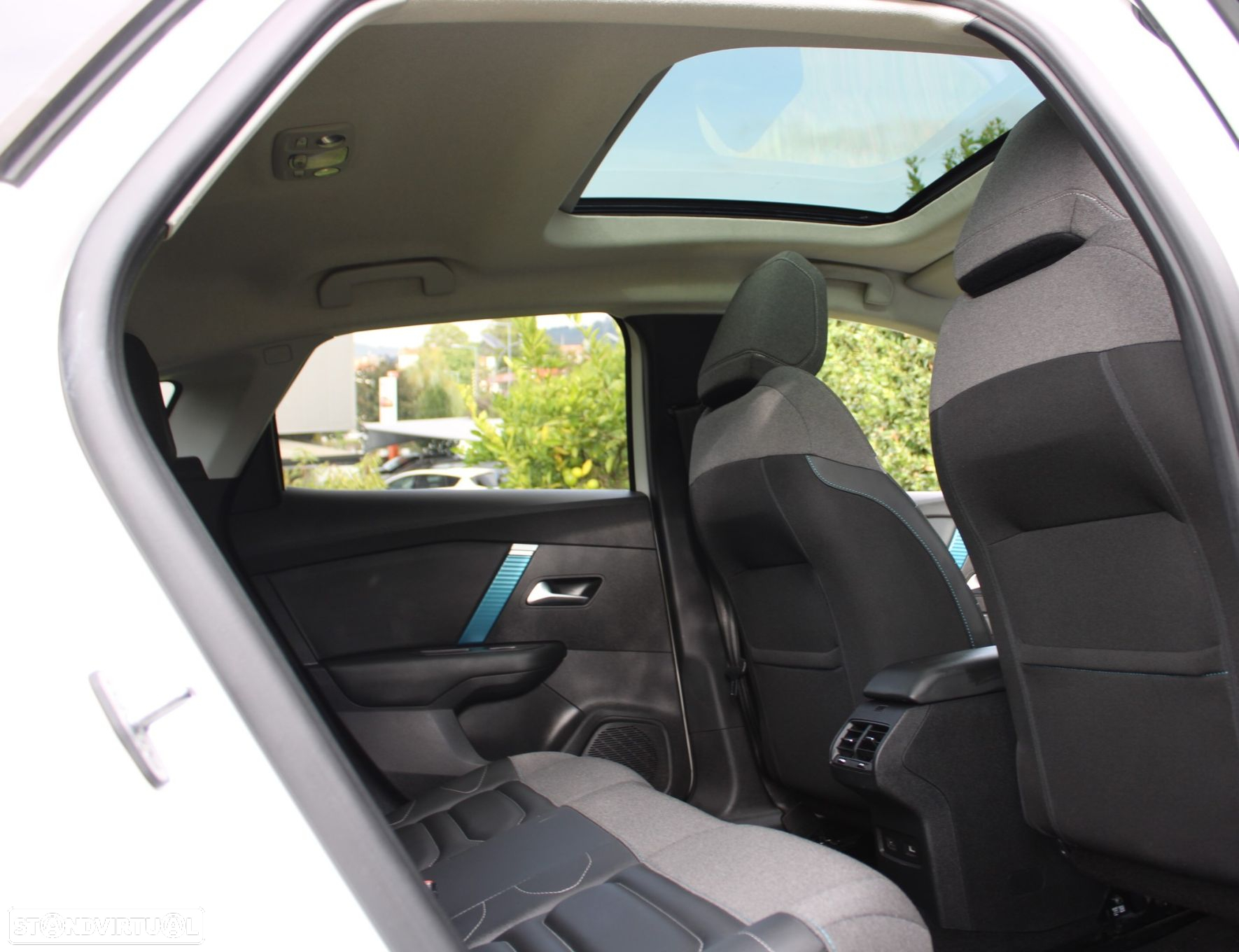 Citroën e-C4 - 41