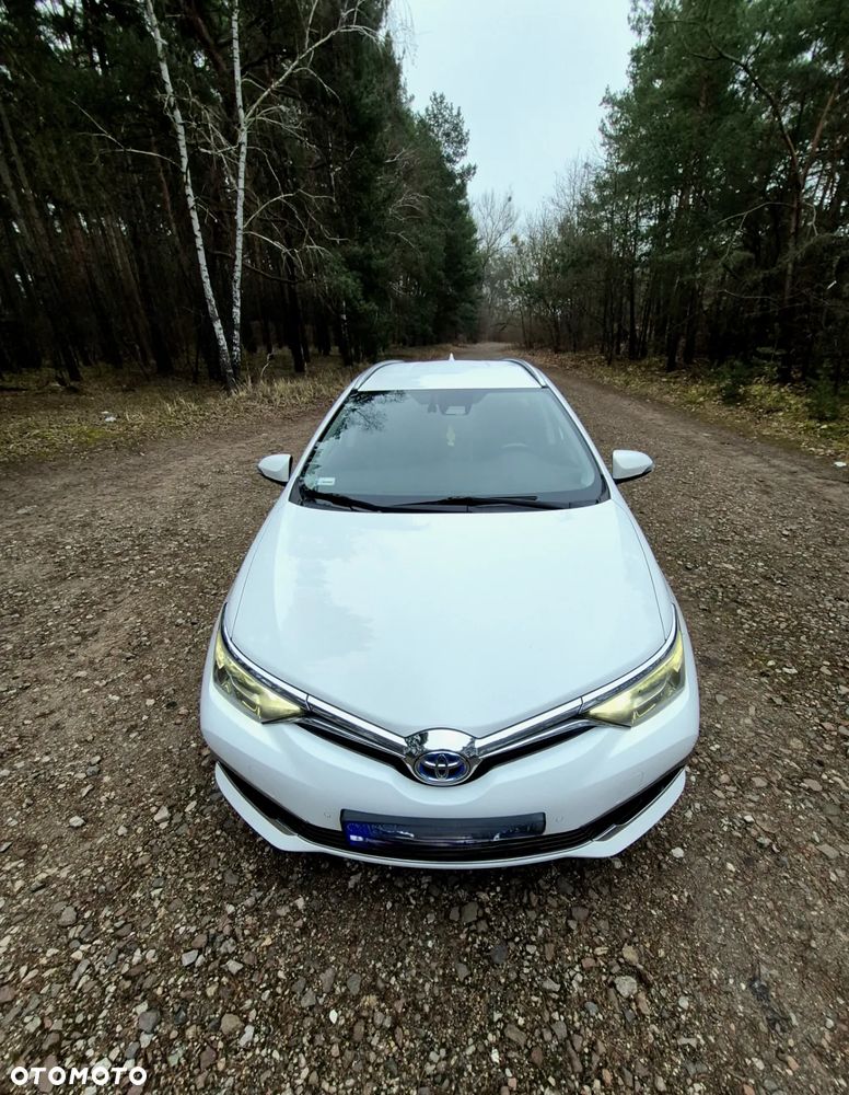Toyota Auris Hybrid 135 Prestige - 11