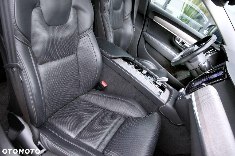 Volvo V90 D5 SCR AWD Momentum Pro - 17
