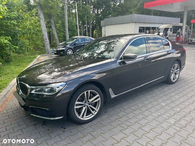 BMW Seria 7 740d xDrive - 38