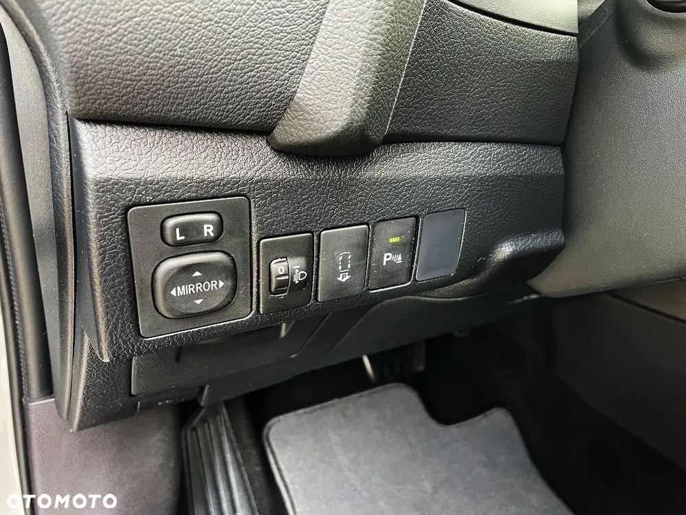 Toyota Auris - 25