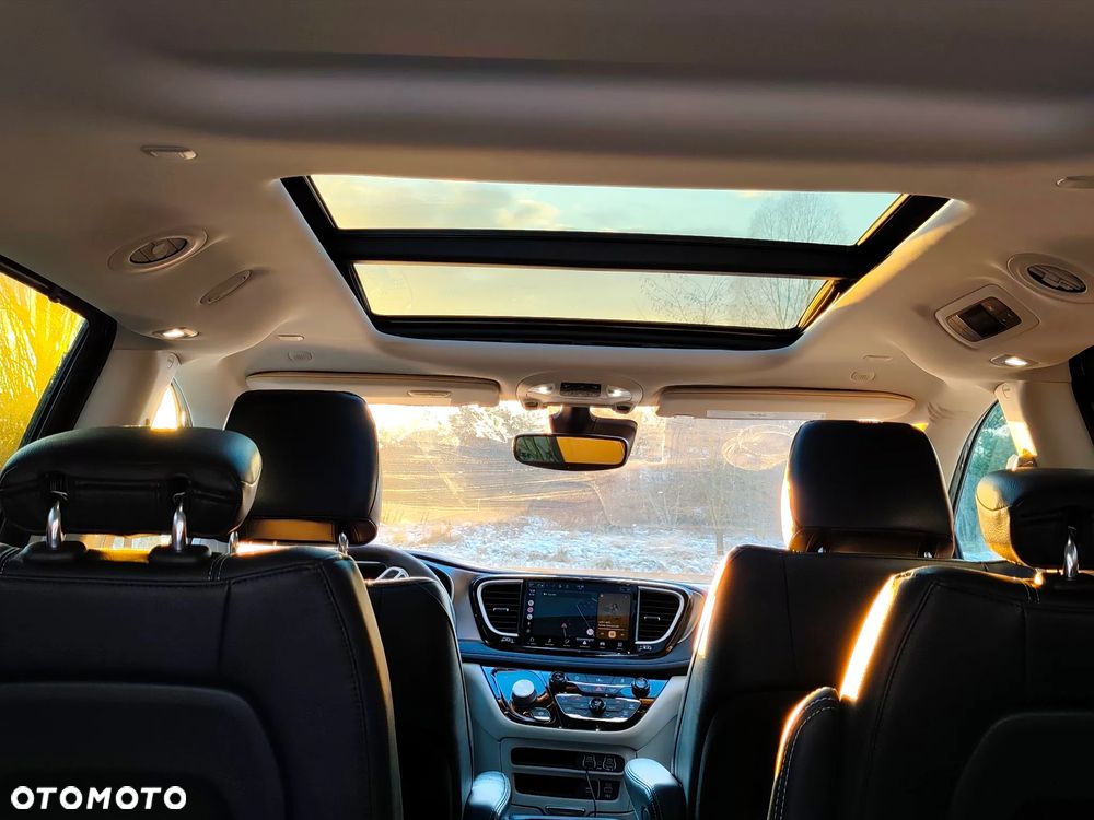 Chrysler Pacifica - 14