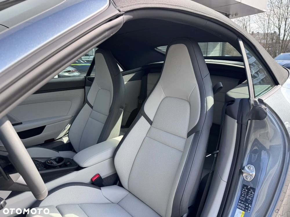 Porsche 911 Carrera - 15