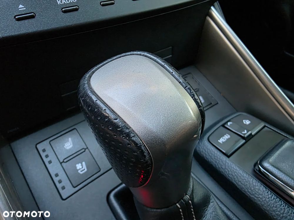 Lexus IS 200t Sport Line - 34