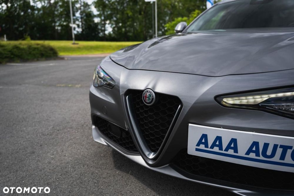 Alfa Romeo Giulia - 9