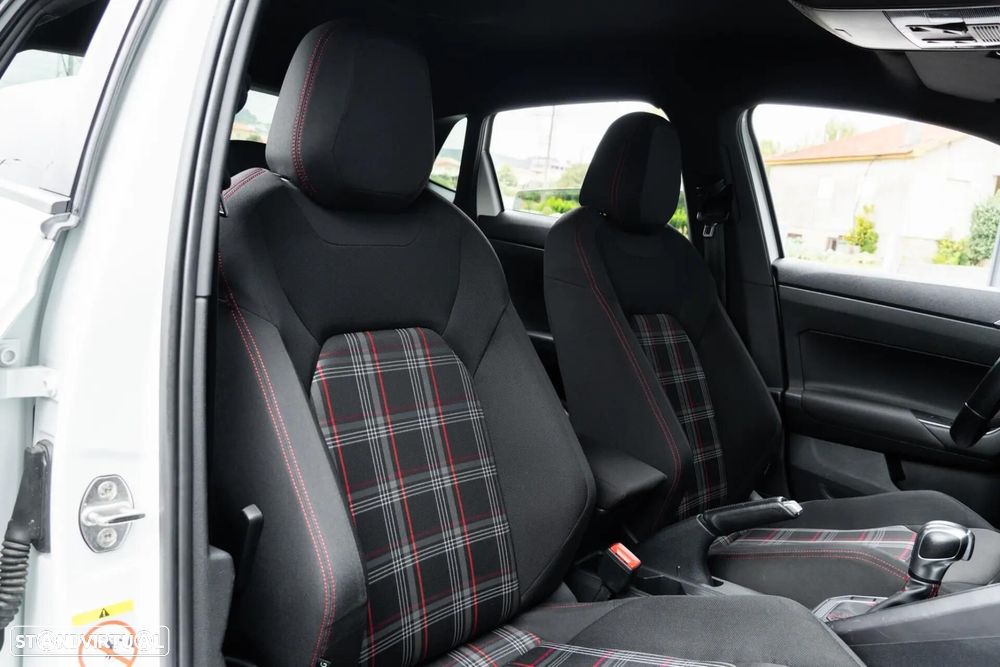 VW Polo 2.0 TSI DSG GTI - 41