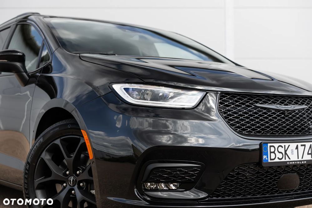 Chrysler Pacifica - 8