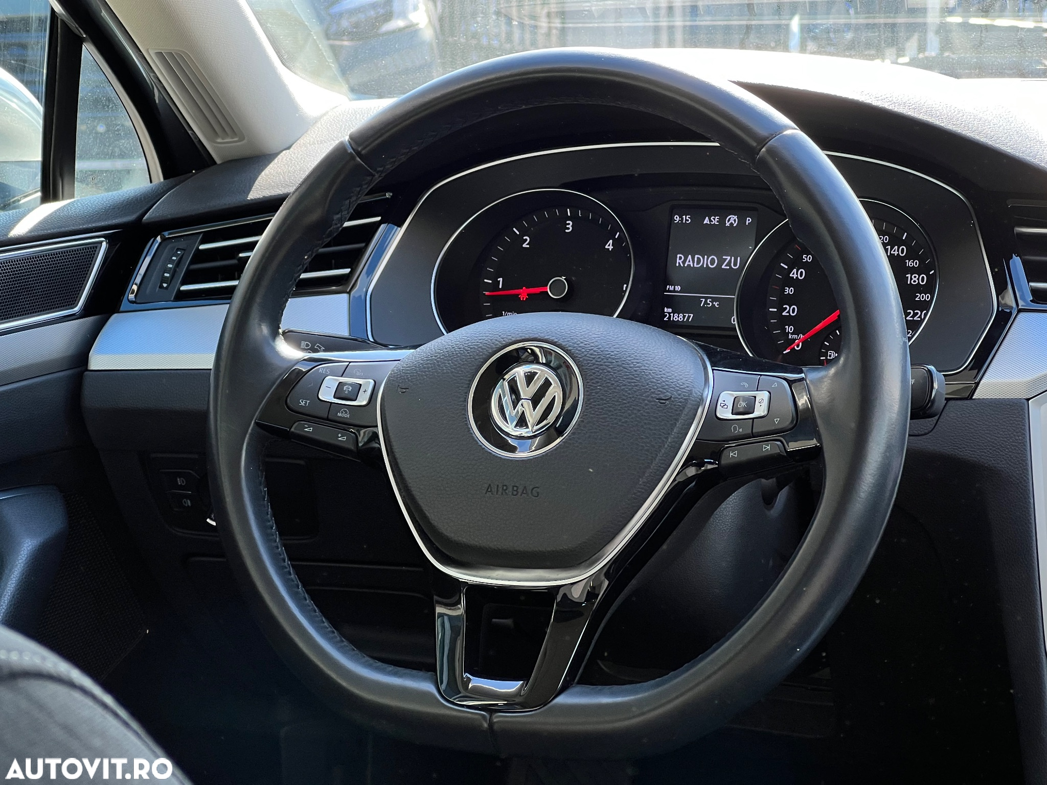 Volkswagen Passat - 10