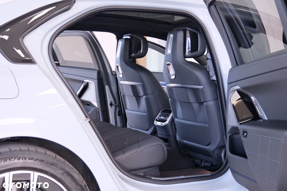 BMW Seria 7 - 32