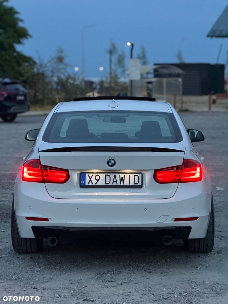BMW Seria 3 320d DPF Edition Sport - 3