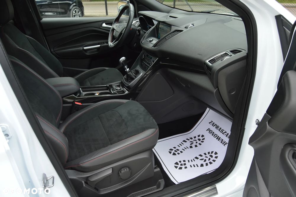 Ford Kuga 1.5 EcoBoost 2x4 ST-Line - 32