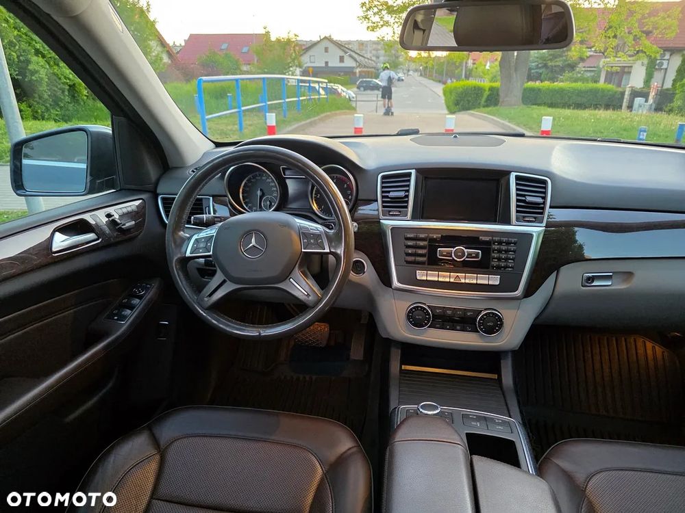 Mercedes-Benz ML 350 BlueTEC 4-Matic - 10