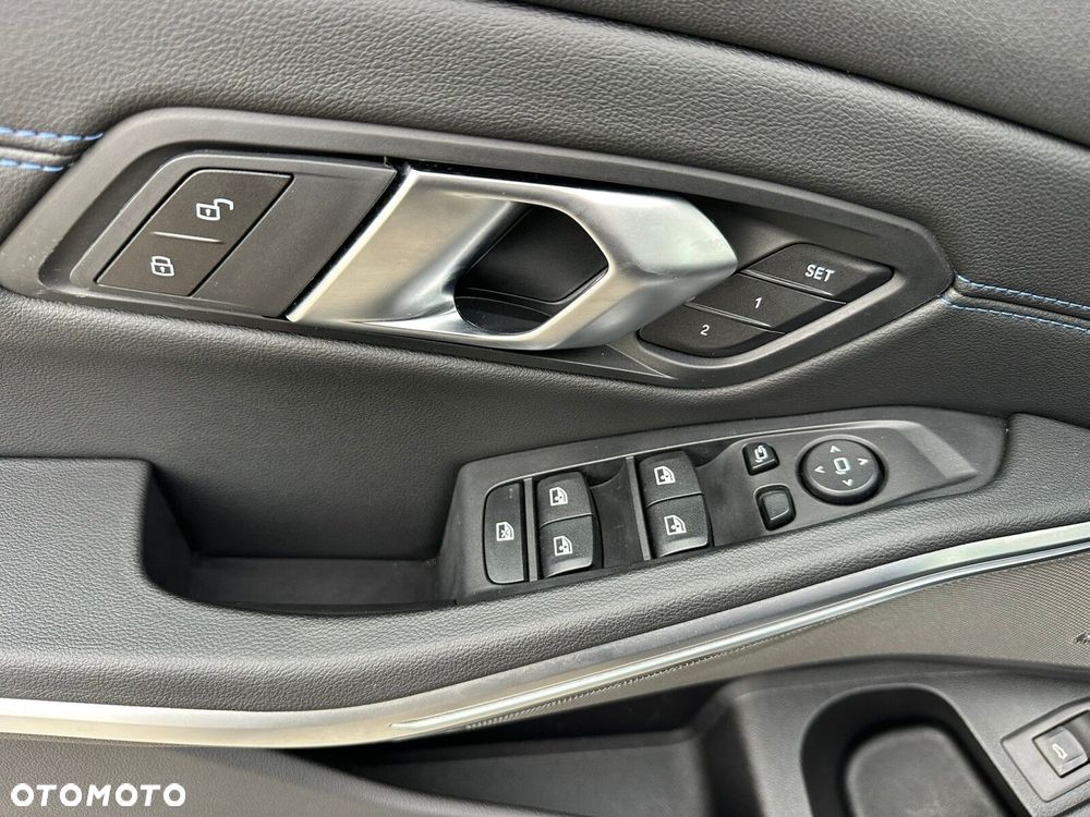 BMW Seria 3 - 21