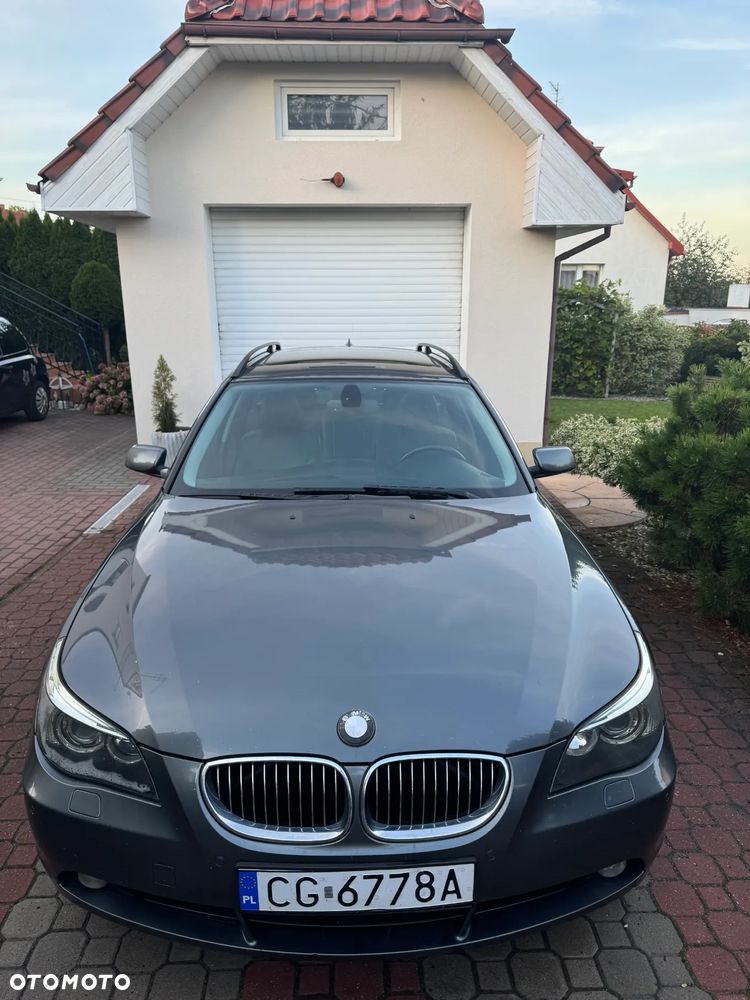BMW Seria 5 525i Touring - 4