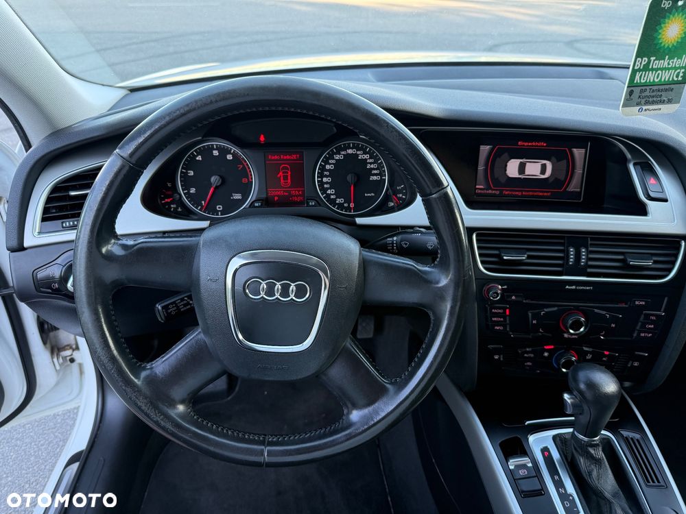 Audi A4 Limousine - 15