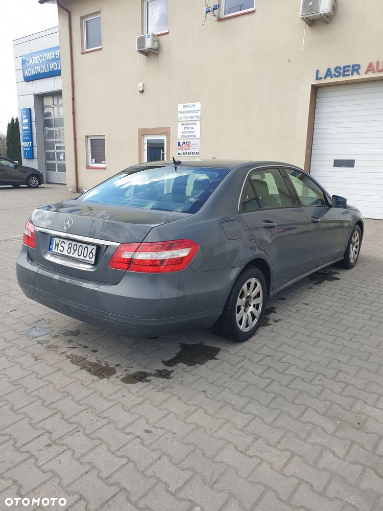Mercedes-Benz Klasa E 200 CDI DPF BlueEFFICIENCY Automatik - 6