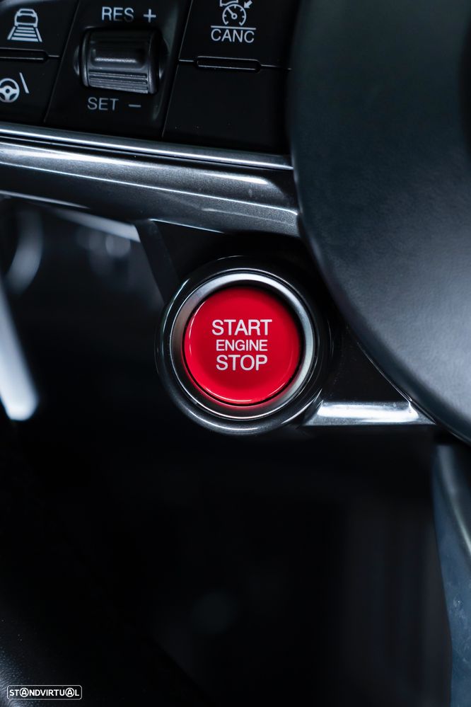 Alfa Romeo Giulia 2.9 V6 Bi-Turbo AT8 Quadrifoglio - 19