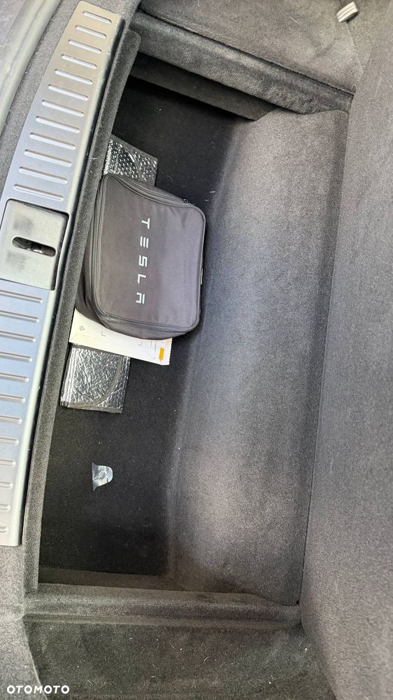 Tesla Model S Long Range - 31