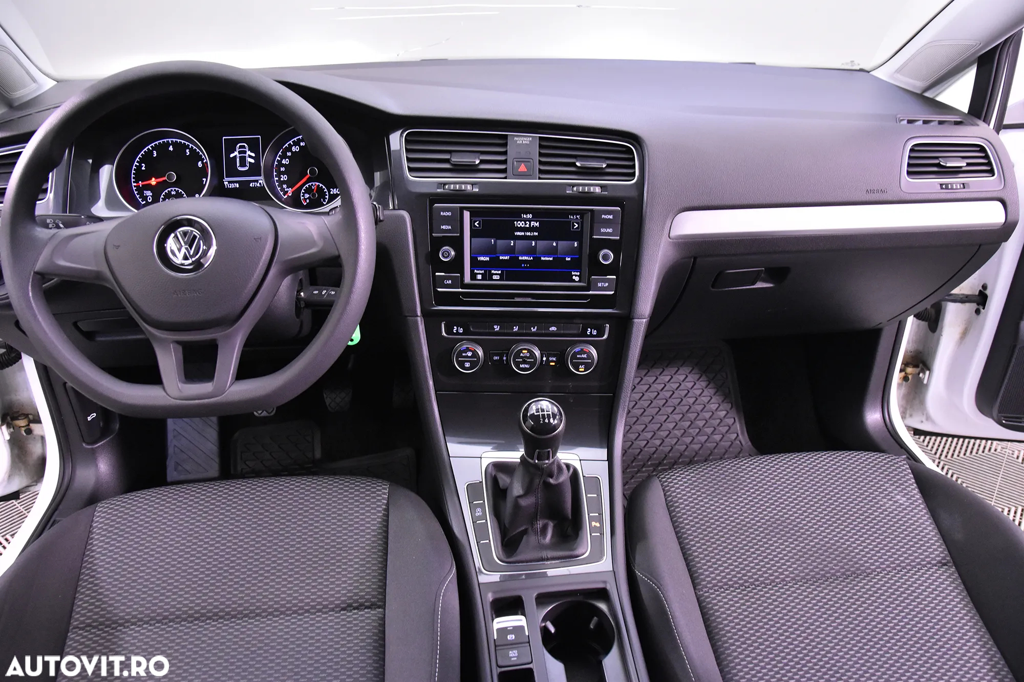 Volkswagen Golf - 9
