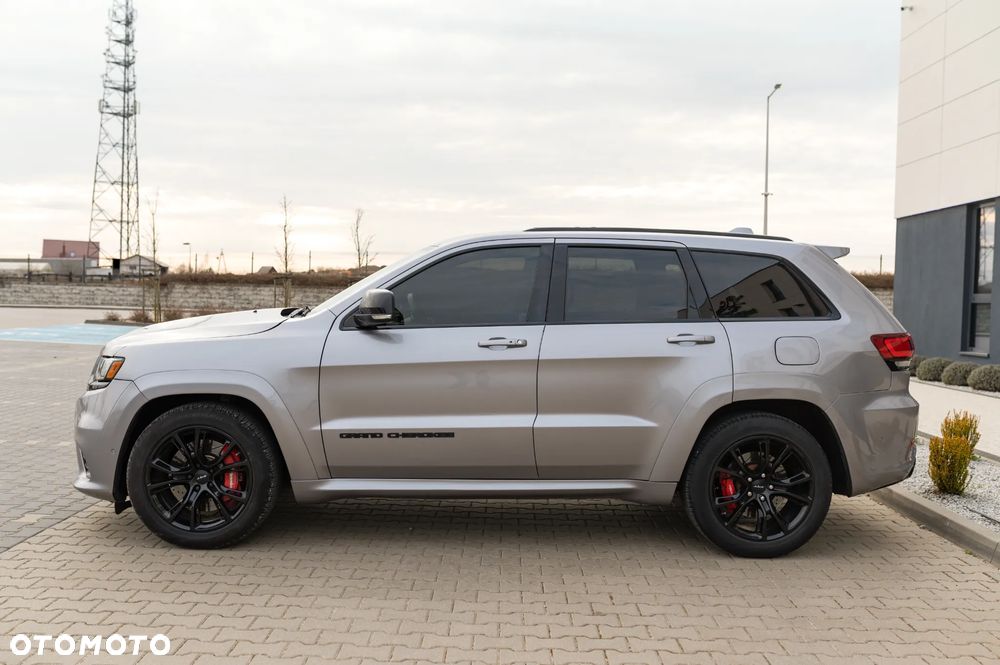 Jeep Grand Cherokee SRT - 5