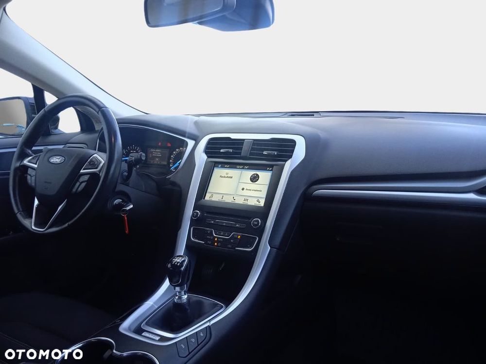 Ford Mondeo 1.5 EcoBoost Gold X (Trend) - 32