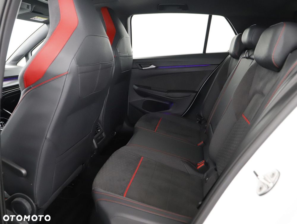 Volkswagen Golf - 11
