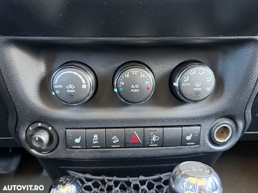 Jeep Wrangler 2.8 CRD AT Sahara - 10