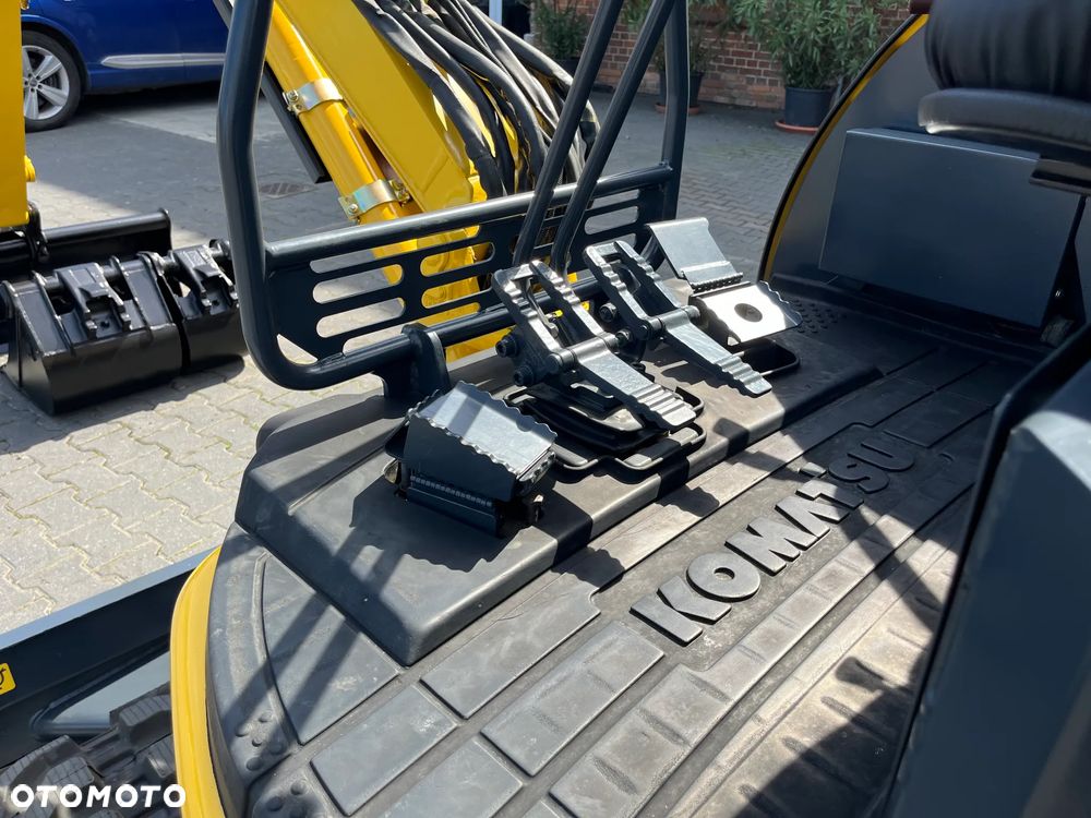 Komatsu PC26MR-3 - 35