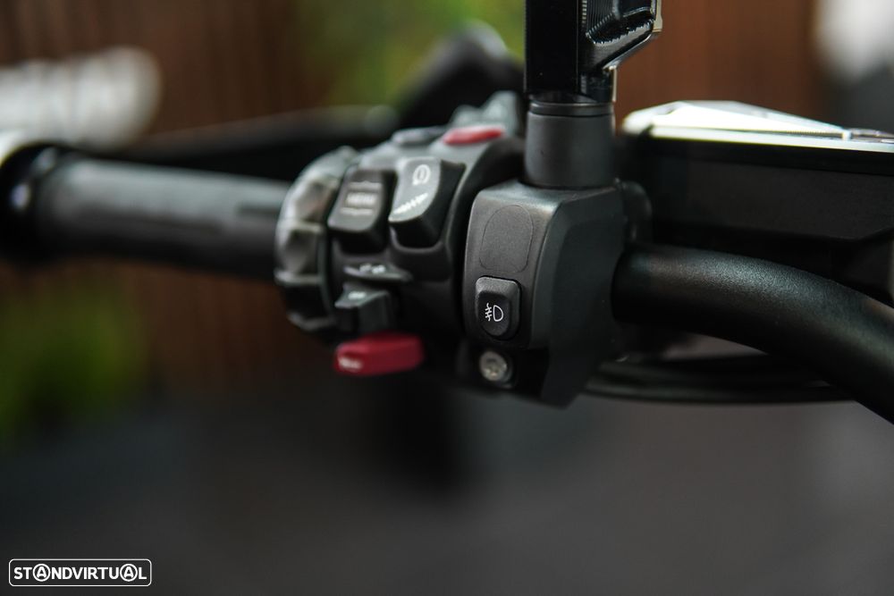 BMW R 1250 GS TRIPLE BLACK Rebaixada - 30