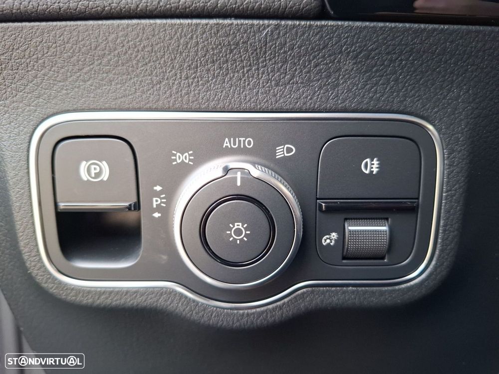 Mercedes-Benz GLA 180 d Progressive - 19