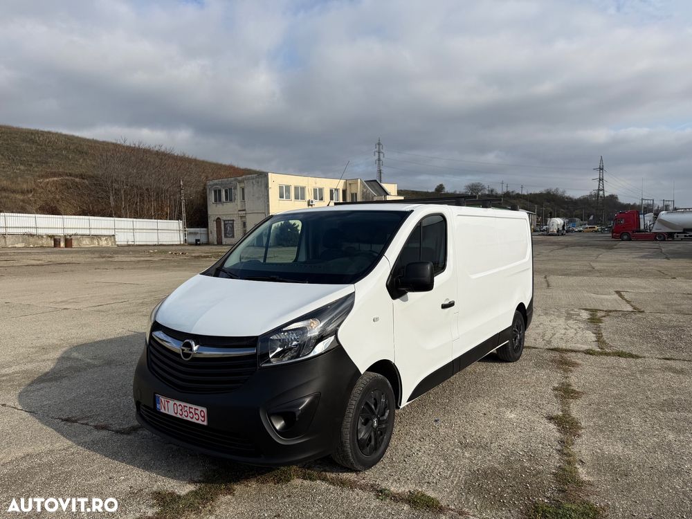 Opel Vivaro - 1