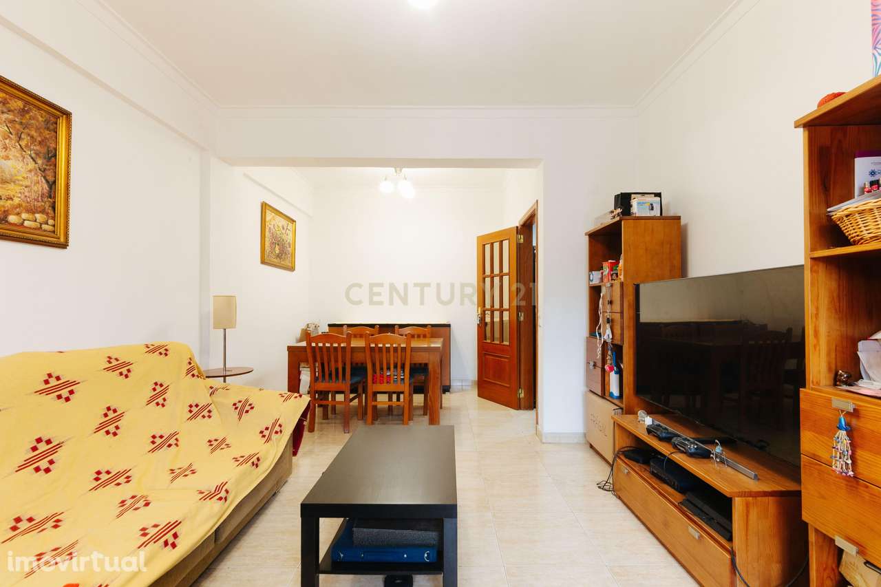 Apartamento T2 com Vista Rio em Póvoa de Santa Íria - Grande imagem: 2/25