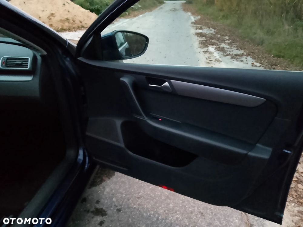Volkswagen Passat - 18