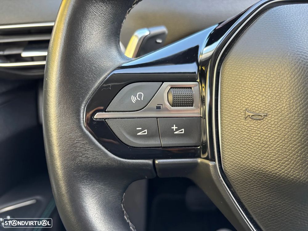 Peugeot 3008 1.6 Hybrid Allure e-EAT8 - 16