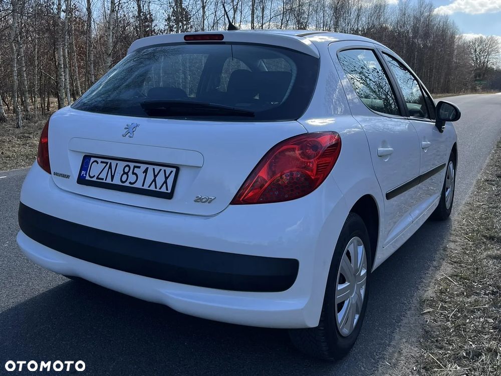 Peugeot 207 1.4 - 8