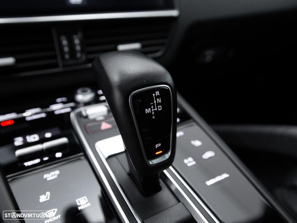 Porsche Cayenne - 30