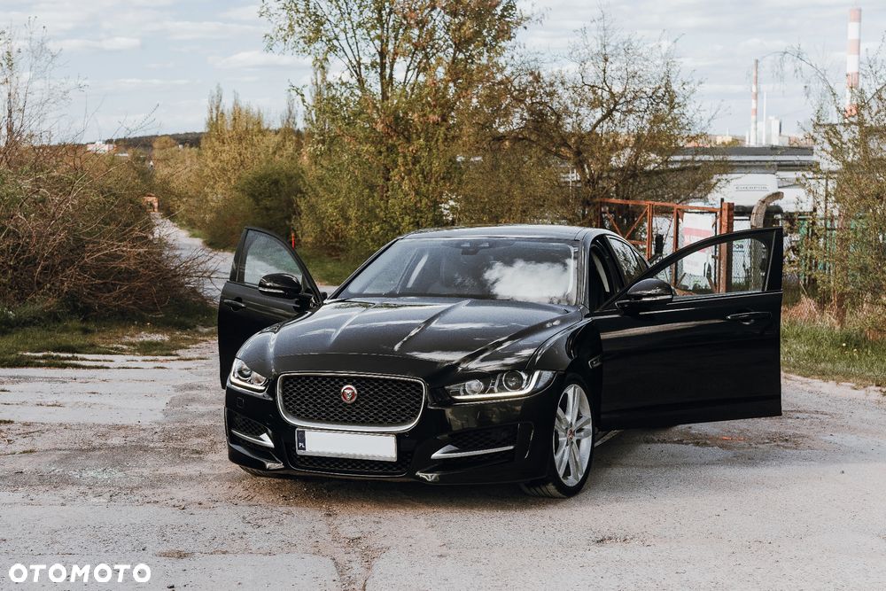 Jaguar XE 20d R-Sport - 4