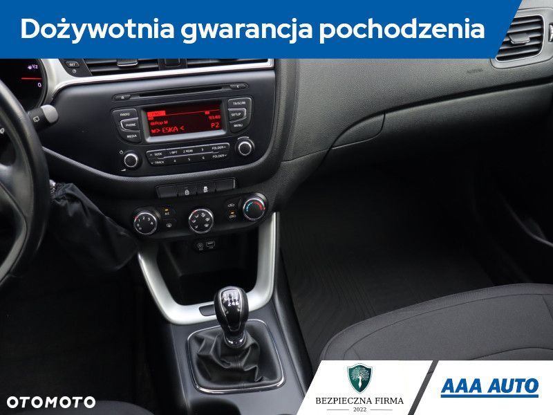 Kia Ceed - 10