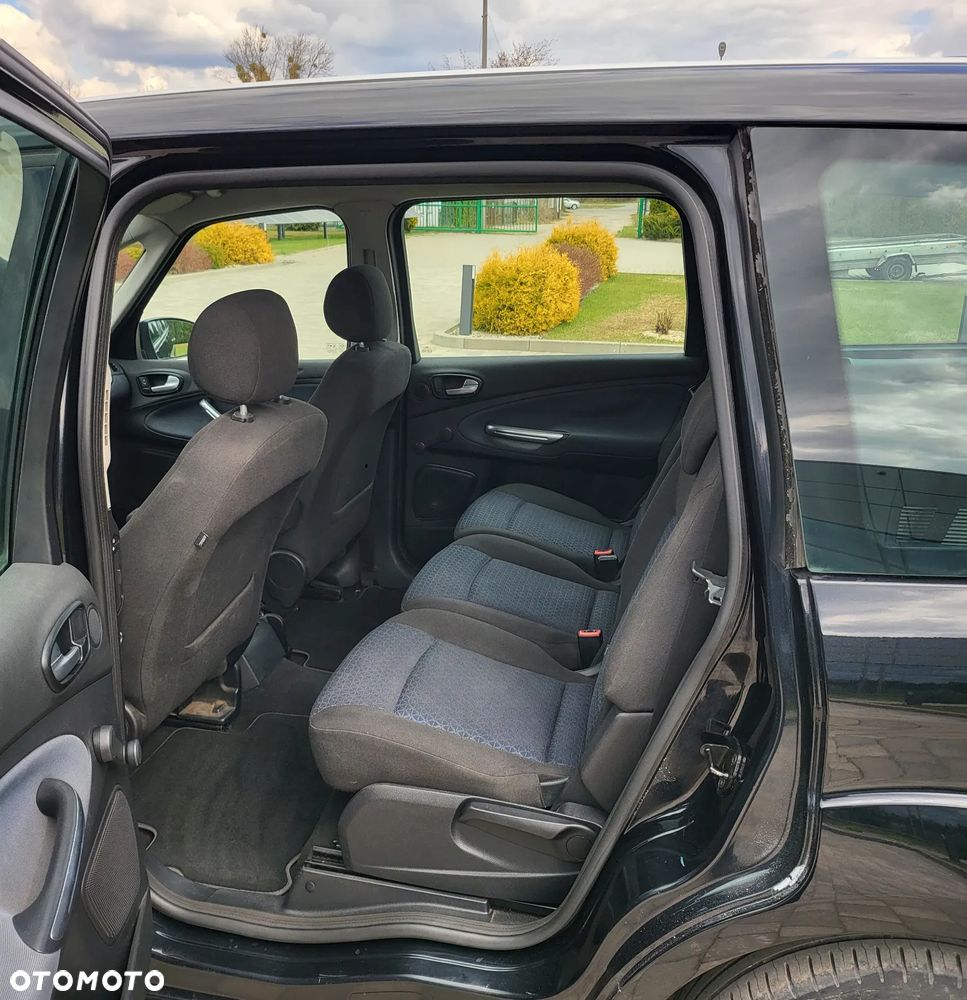 Ford Galaxy 1.8 TDCi Ambiente - 17