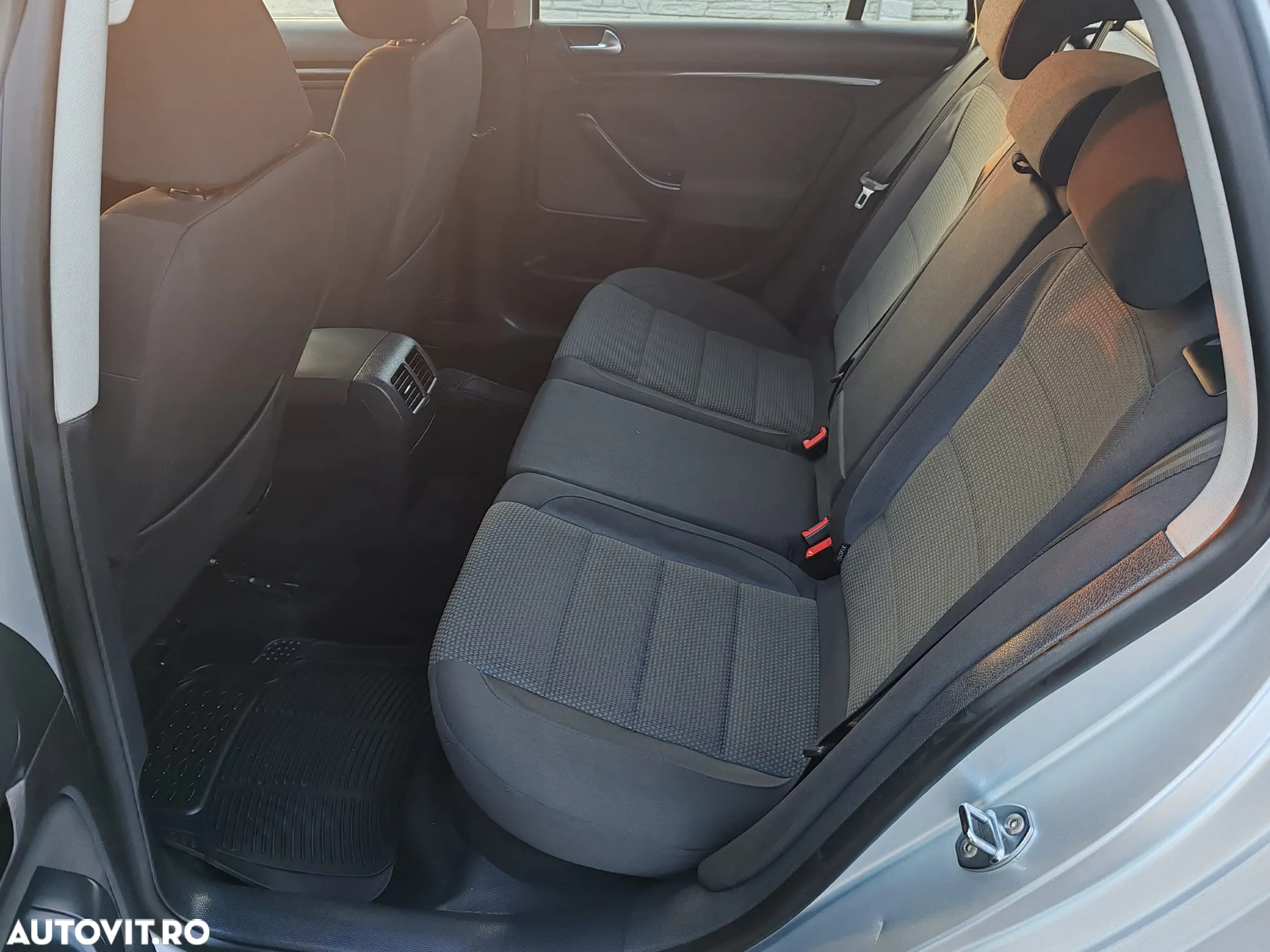 Volkswagen Golf - 10