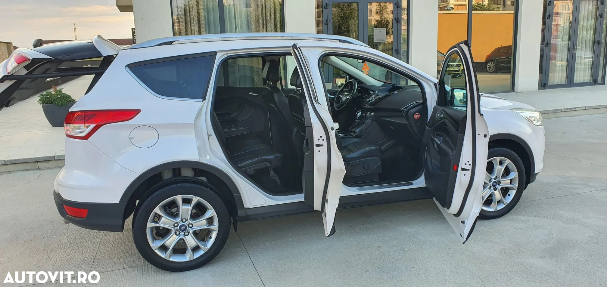 Ford Kuga - 12
