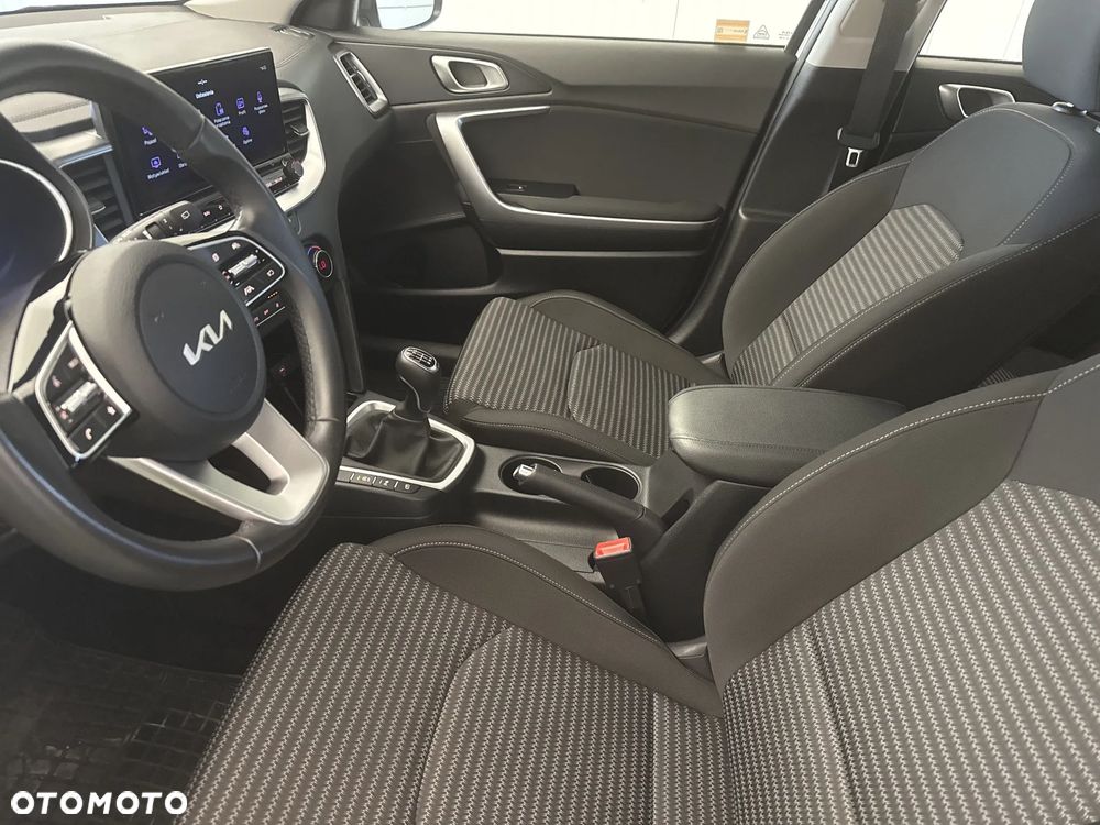 Kia Ceed 1.5 T-GDI M - 11